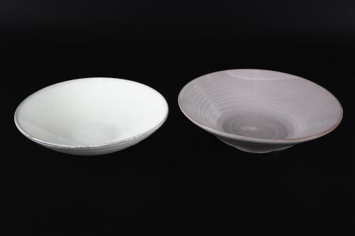 CONJUNTO DE DOS CUENCOS, CHINA, SIGLO XX. 