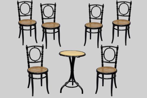 JUEGO DE SEIS SILLAS THONET Y MESA VELADOR, Ca.1920