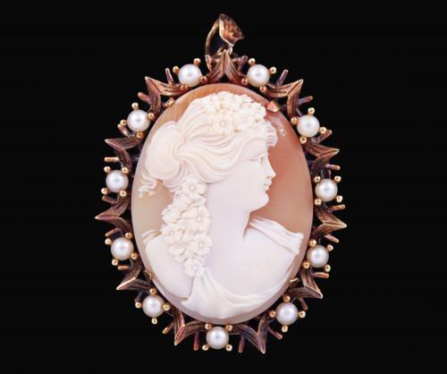 Broche