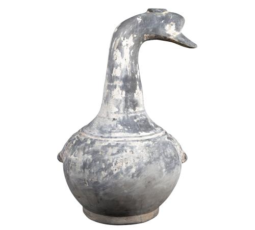 URNA CON FORMA DE PATO. SIGUIENDO MODELOS DE LA DINASTÍA HA