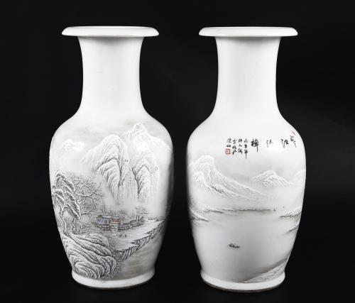 PAREJA DE JARRONES FAMILIA ROSA Y GRISALLA  AL ESTILO DE XU