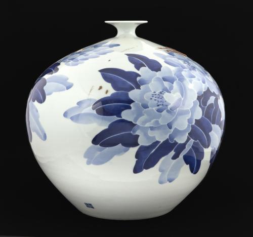 JARRÓN TIPO MEIPING GLOBULAR CON DECORACIÓN DE FLORES DE PE