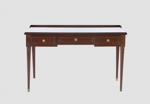 MESA ESCRITORIO DE CAOBA ESTILO LUIS XVI CON TRES CAJONES E
