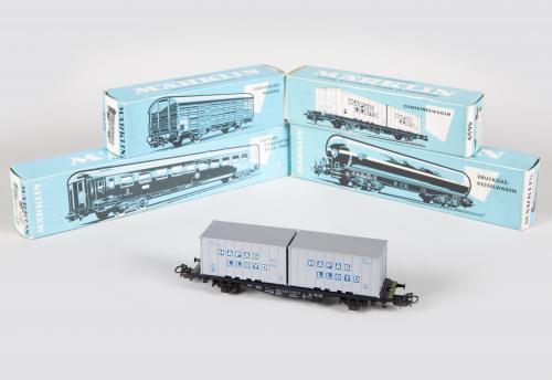 CONJUNTO DE CUATRO VAGONES MARCA MARKLIN PARA TREN ELÉCTRICO
