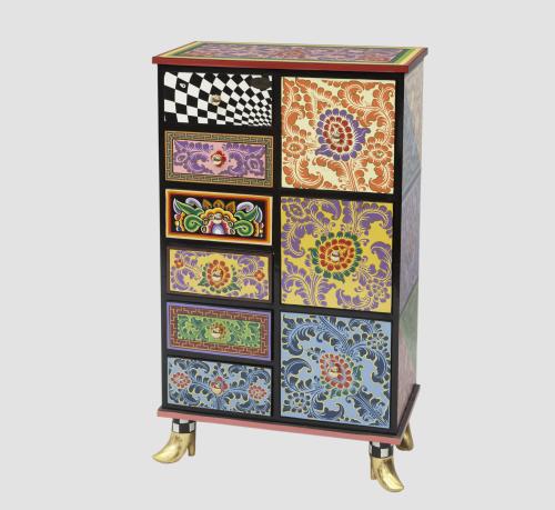 MUEBLE AUXILIAR DE MADERA LACADA Y POLICROMADA  MODELO CAPR
