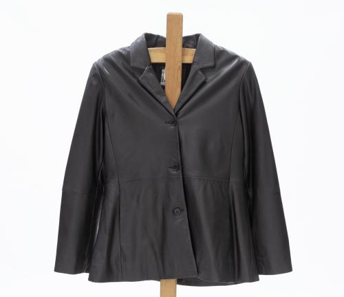 CHAQUETA DE MUJER DE CUERO NEGRO