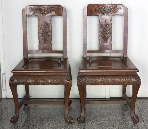 PAREJA DE SILLAS ORIENTALES