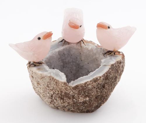 CONJUNTO DE TRES PAJARITOS DE CUARZO ROSA SOBRE UN NIDO REA