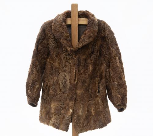 CHAQUETÓN 3/4 DE ASTRACAN MARRÓN