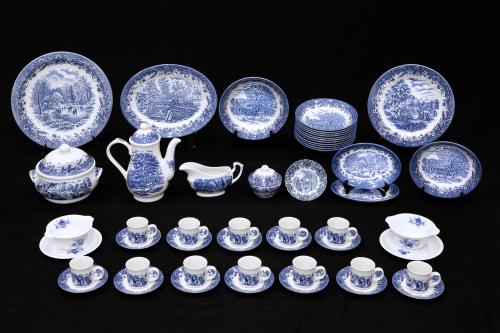 VAJILLA DE PORCELANA MARCA CHURCHILL CON DECORACIÓN AZUL