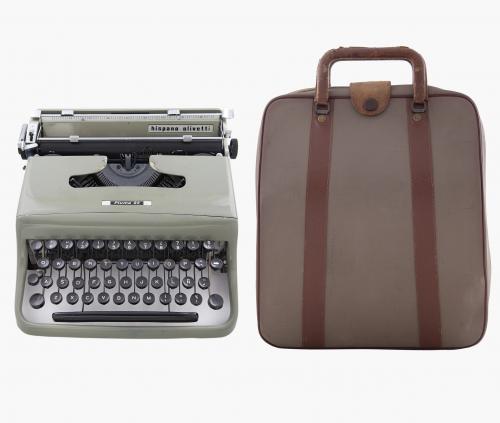 MAQUINA DE ESCRIBIR OLIVETTI PLUMA 22