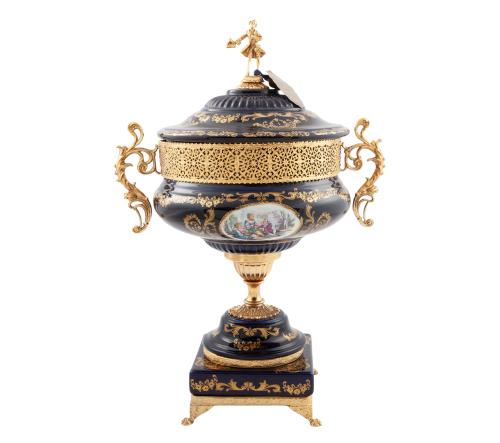 GRAN COPA DE ESTILO CLÁSICO EN PORCELANA DE LIMOGES (FRANCI