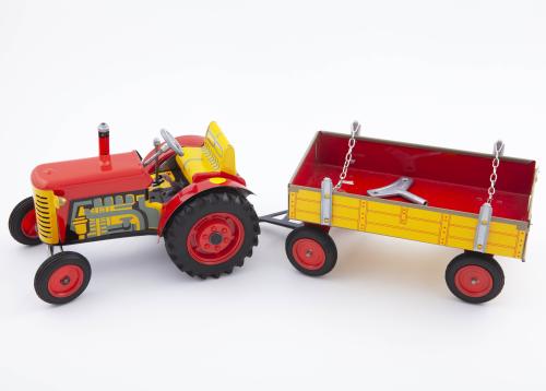REPRODUCCIÓN DE TRACTOR CON REMOLQUE