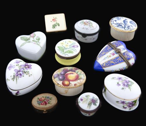 COLECCIÓN DE ONCE CAJITAS DE PORCELANA 