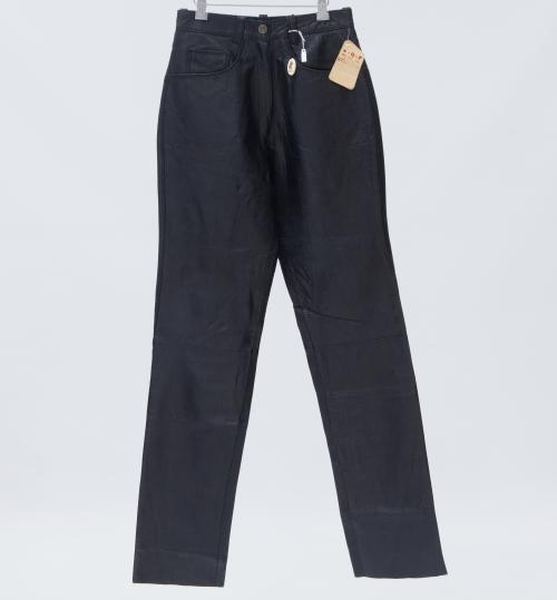 PANTALÓN DE MUJER EN CUERO COLOR NEGRO