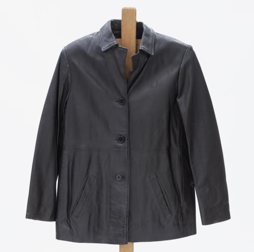 CHAQUETA DE MUJER EN CUERO NEGRO