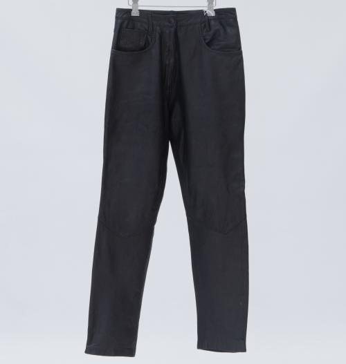 PANTALÓN DE MUJER EN CUERO NEGRO