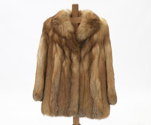 CHAQUETÓN LARGO EN PIEL DE ZORRO DE CANADÁ