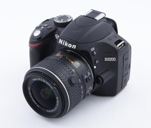 NIKON D3200+ AF-S NIKKOR 18-55MM