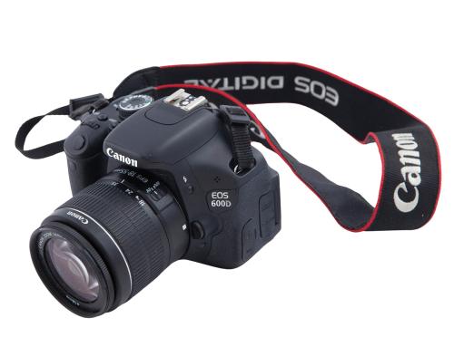 CANON EOS 600D + EF-S 18-55mm