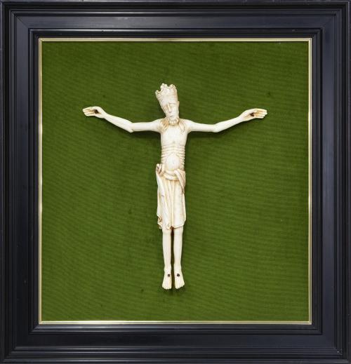 CRISTO CRUCIFICADO EN HUESO