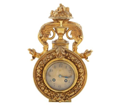 RELOJ DE SOBREMESA EN BRONCE DORADO, ESTILO NEOCLÁSICO, 