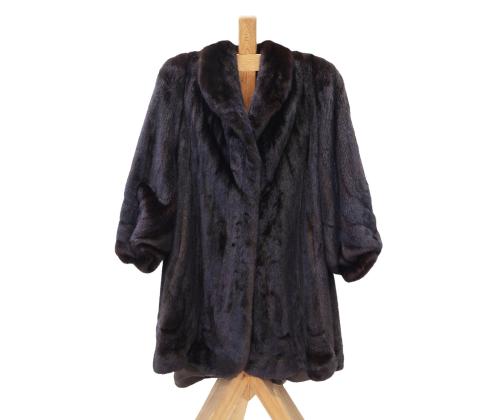 ABRIGO LARGO EN LOMOS DE VISÓN