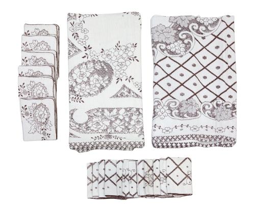 LOTE DE DOS MANTELERÍAS EN HILO BLANCO Y MARRÓN, S.XX