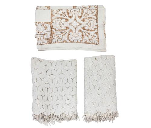 LOTE DE DOS COLCHAS EN CROCHET REALIZADAS A MANO Y UNA EN H