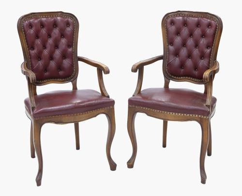 PAREJA DE SILLAS EN MADERA TAPIZADAS EN PIEL ESTILO LUIS XV