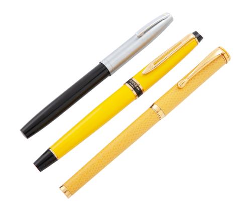 LOTE DE TRES PLUMAS ESTILOGRÁFICAS