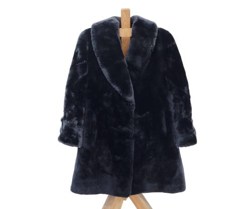 CHAQUETÓN EN PIEL DE MUTÓN NEGRO, PELETERÍA CIRILO FERNÁNDE