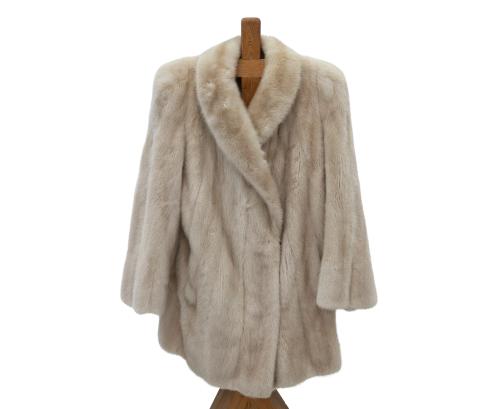 CHAQUETÓN DE VISÓN BLANCO