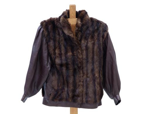 CHAQUETA EN PIEL DE MUTÓN CON CUERO