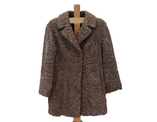 ABRIGO LARGO EN PIEL DE ASTRACÁN CLARO