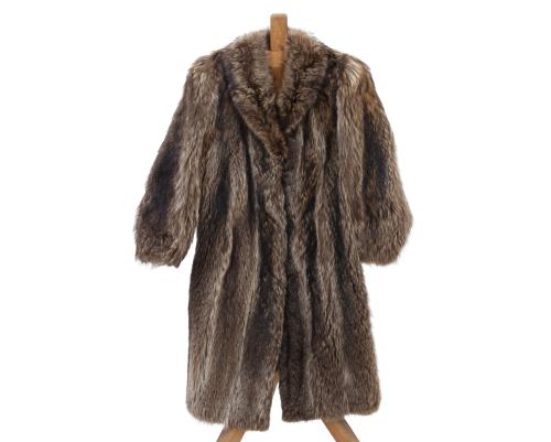 ABRIGO LARGO EN PIEL DE ZORRO