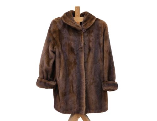 ABRIGO LARGO EN PIEL DE VISÓN MARRÓN