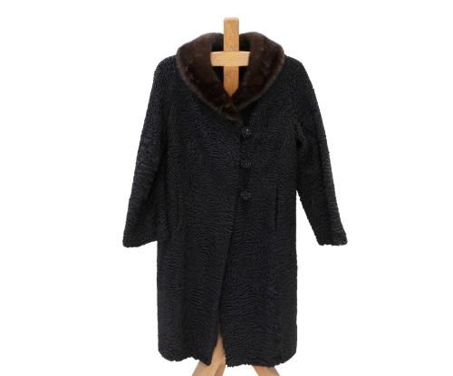 ABRIGO LARGO EN PIEL DE ASTRACÁN Y CUELLO DE VISÓN