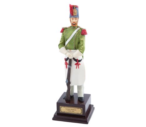 FIGURA "GASTADOR DE INFANTERÍA" EN PORCELANA POLICROMADA