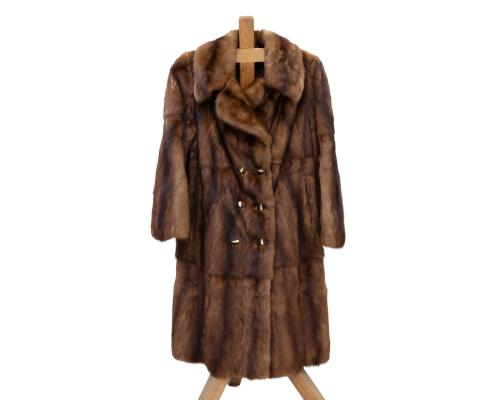 ABRIGO LARGO EN PIEL DE VISÓN MARRÓN