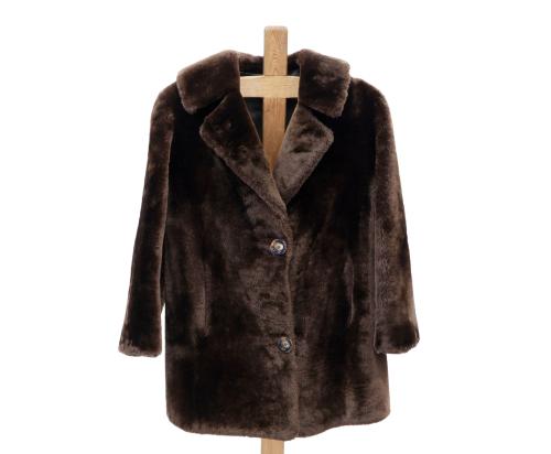 CHAQUETÓN EN PIEL DE MOUTON