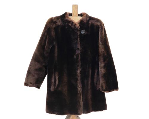 CHAQUETÓN EN MOUTÓN MARRÓN CHOCOLATE