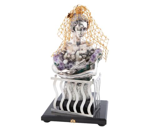 ESCULTURA EN PLATA DE LEY MACIZA Y CUARZO AMATISTA "DAMA EN