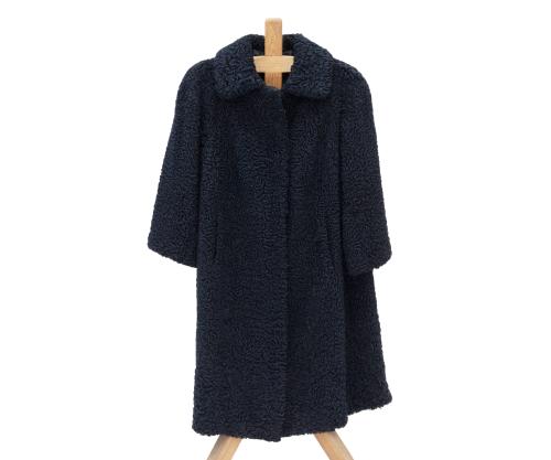 ABRIGO LARGO DE ASTRACÁN NEGRO