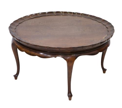 MESA AUXILIAR EN MADERA DE CAOBA.