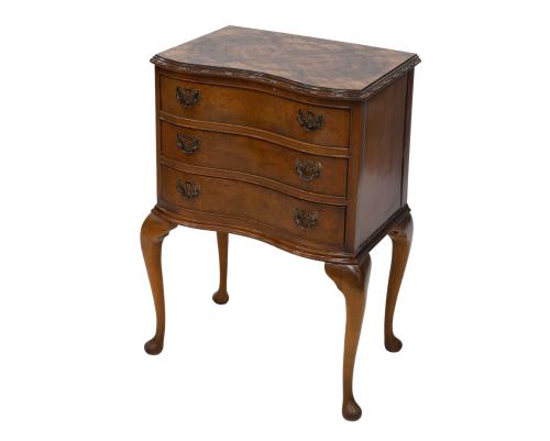 CONSOLA EN RAIZ DE NOGAL.