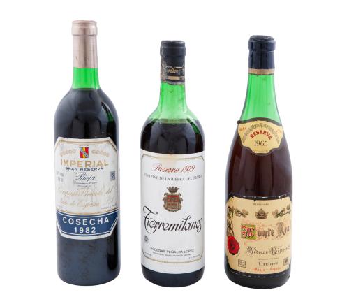 TRES BOTELLAS DE VINO