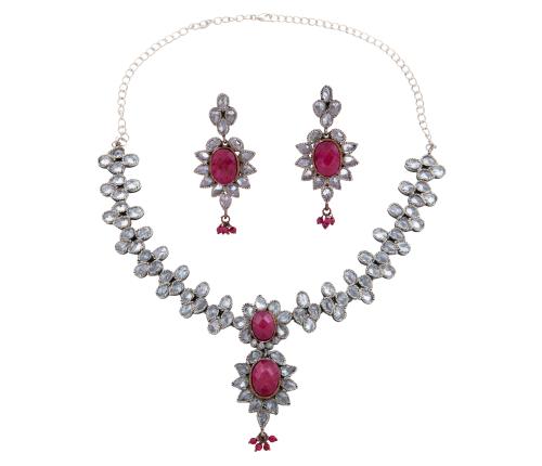 Conjunto de gargantilla y pendientes