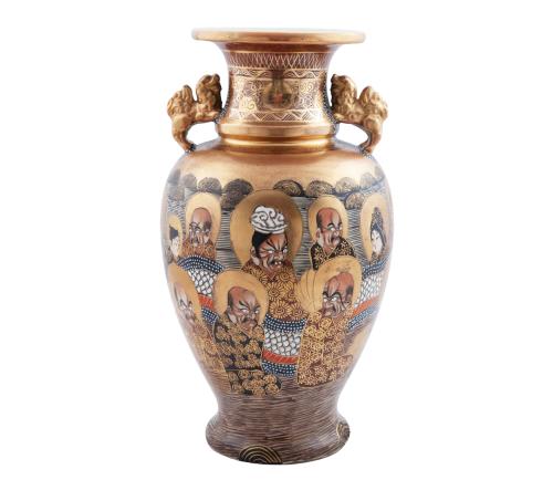 JARRÓN JAPONÉS EN PORCELANA SATSUMA.