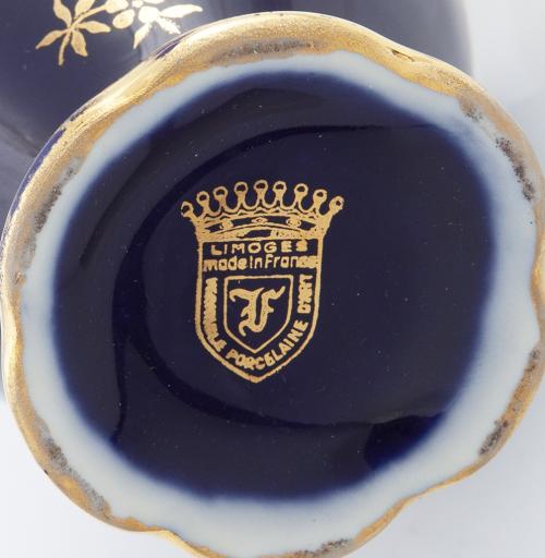 LOTE DE 4 PIEZAS EN PORCELANA LIMOGES, FRANCIA.